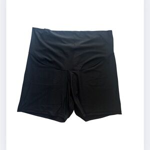 Old Navy Active Maternity Go-Dry Extra High-Rise Shorts